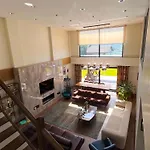 Meg With Private Pool, Sauna Jacuzzi Kadikoey