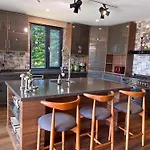 Meg With Private Pool, Sauna Jacuzzi Villa *