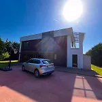 Meg With Private Pool, Sauna Jacuzzi