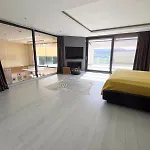 Meg With Private Pool, Sauna Jacuzzi Villa *