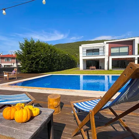 Meg With Private Pool, Sauna Jacuzzi Villa
