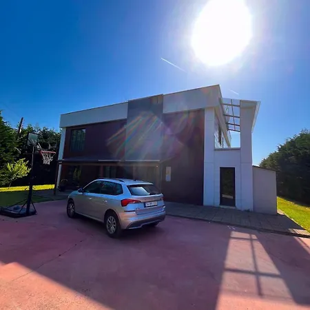 Meg With Private Pool, Sauna Jacuzzi