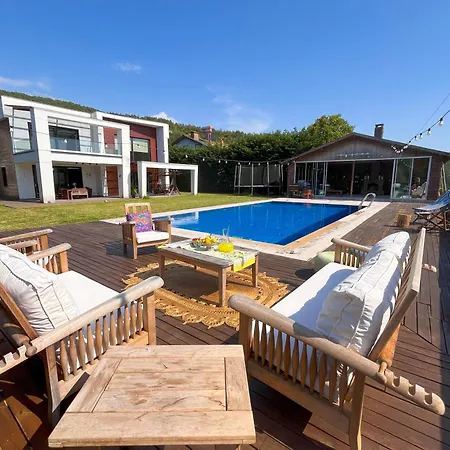 Villa Meg With Private Pool, Sauna Jacuzzi