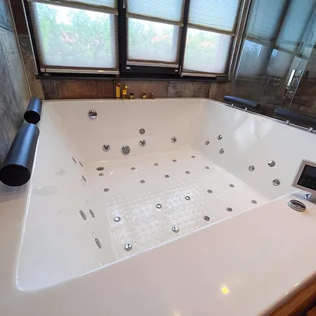 Meg With Private Pool, Sauna Jacuzzi * Kadikoey